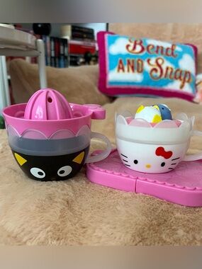 2017 Hello kitty teacups
